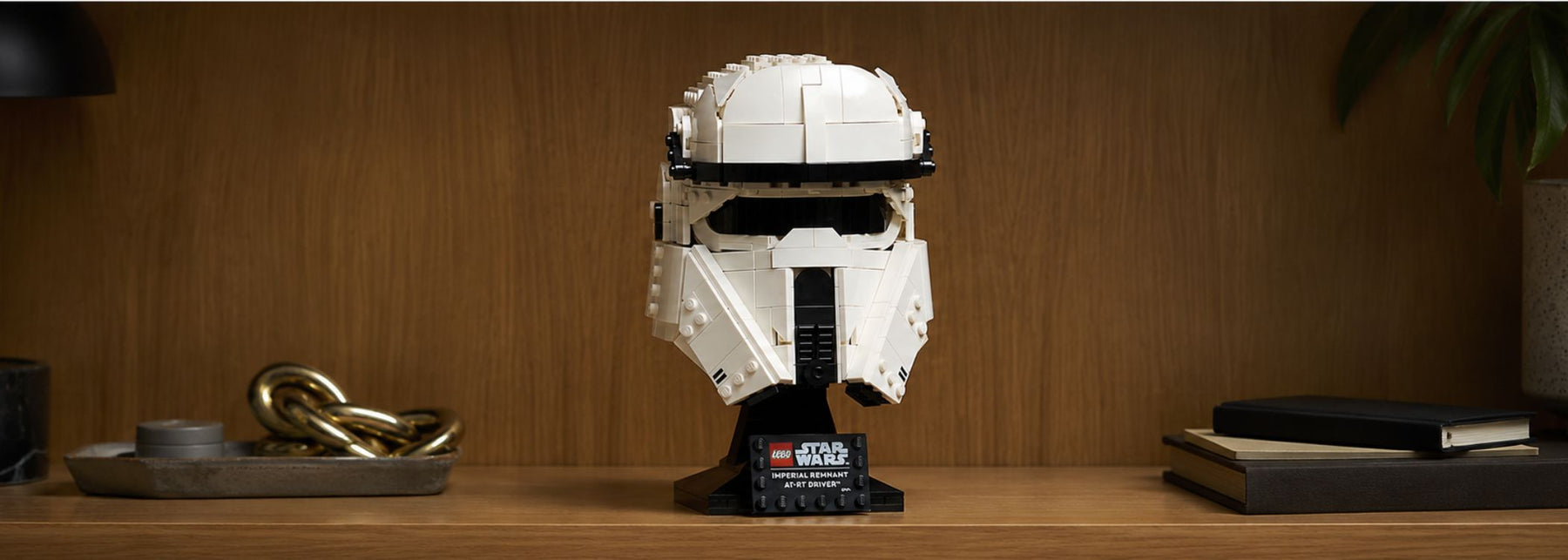 El lado más imponente del Imperio llega con el Casco de Piloto de AT-RT del Remanente Imperial