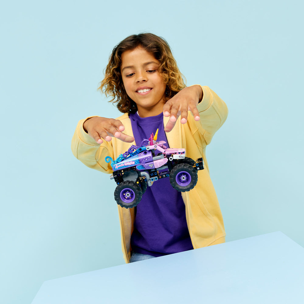 Monster Jam™ Sparkle Smash™ con Motor de Carga Manual