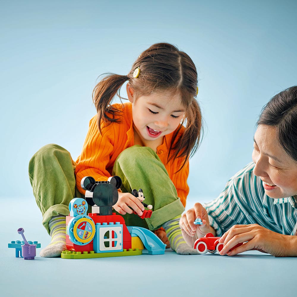 Casa y Auto de Mickey Mouse