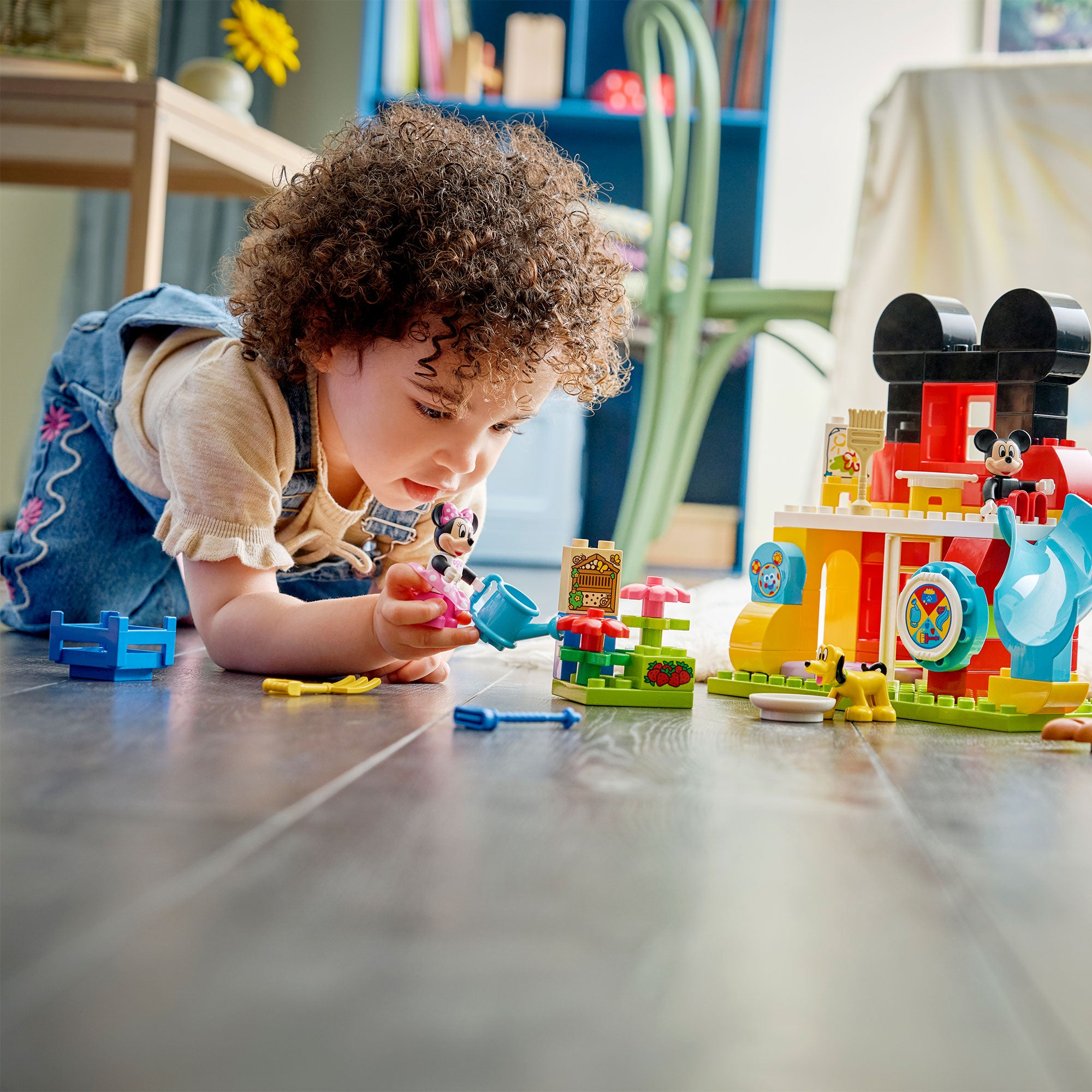 Casa de Mickey Mouse con Minnie y Pluto