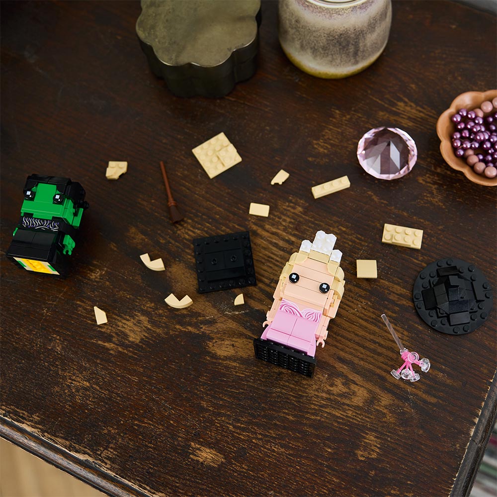 Figuras de Elphaba y Glinda