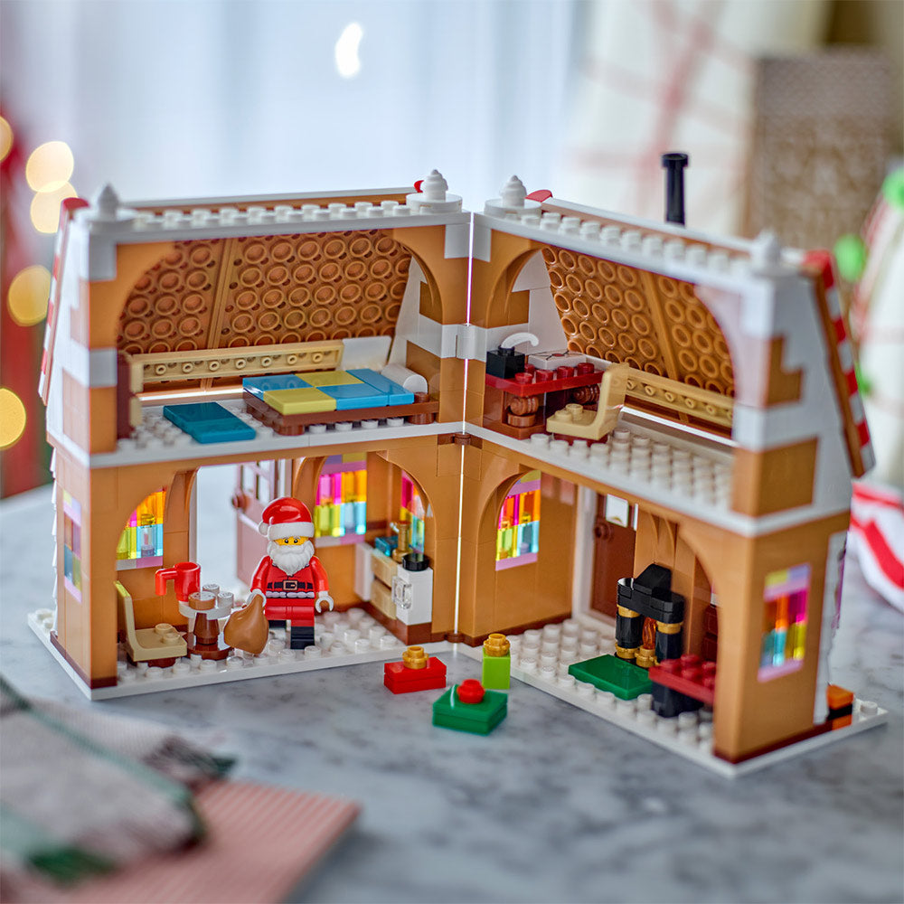 Casa de Galleta de Jengibre Festiva