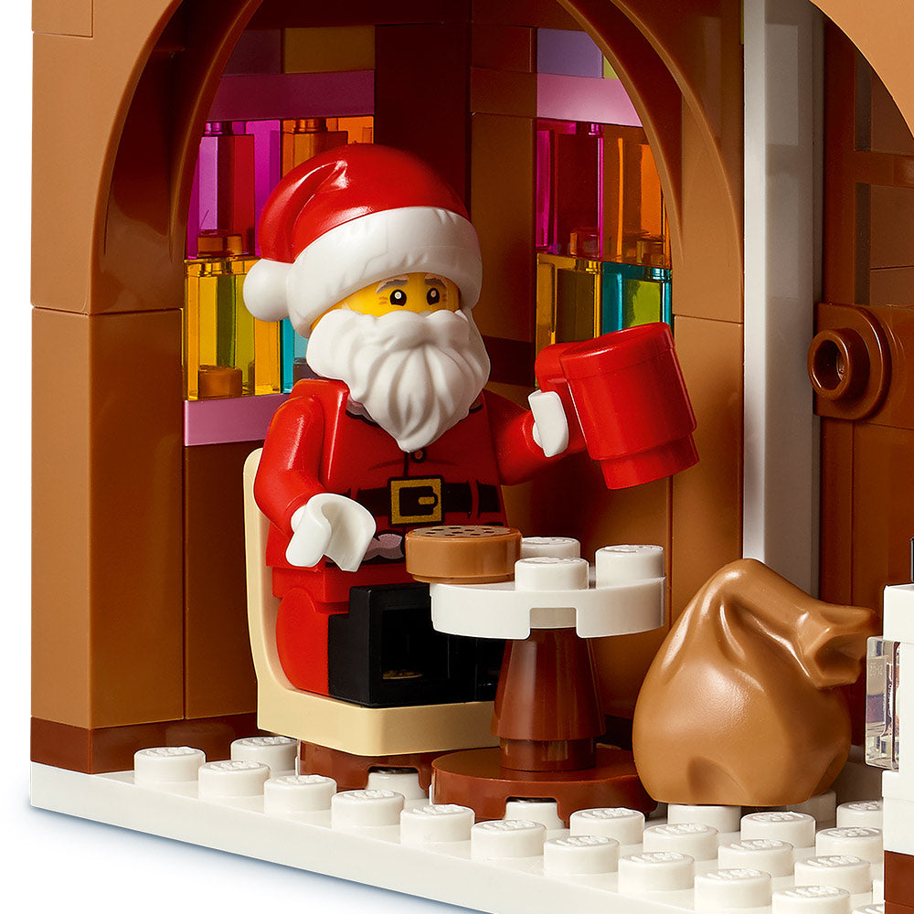 Casa de Galleta de Jengibre Festiva