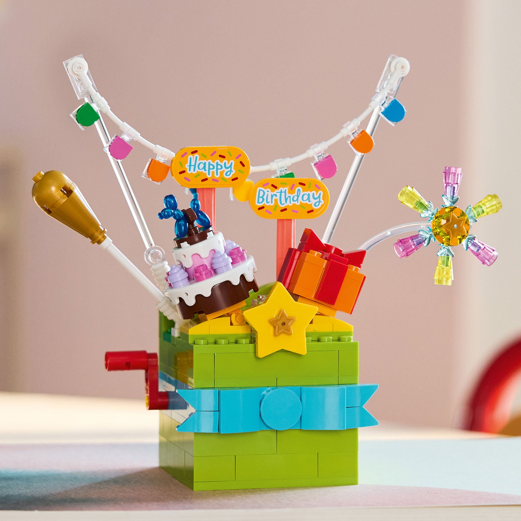 Celebración con Caja de Regalo