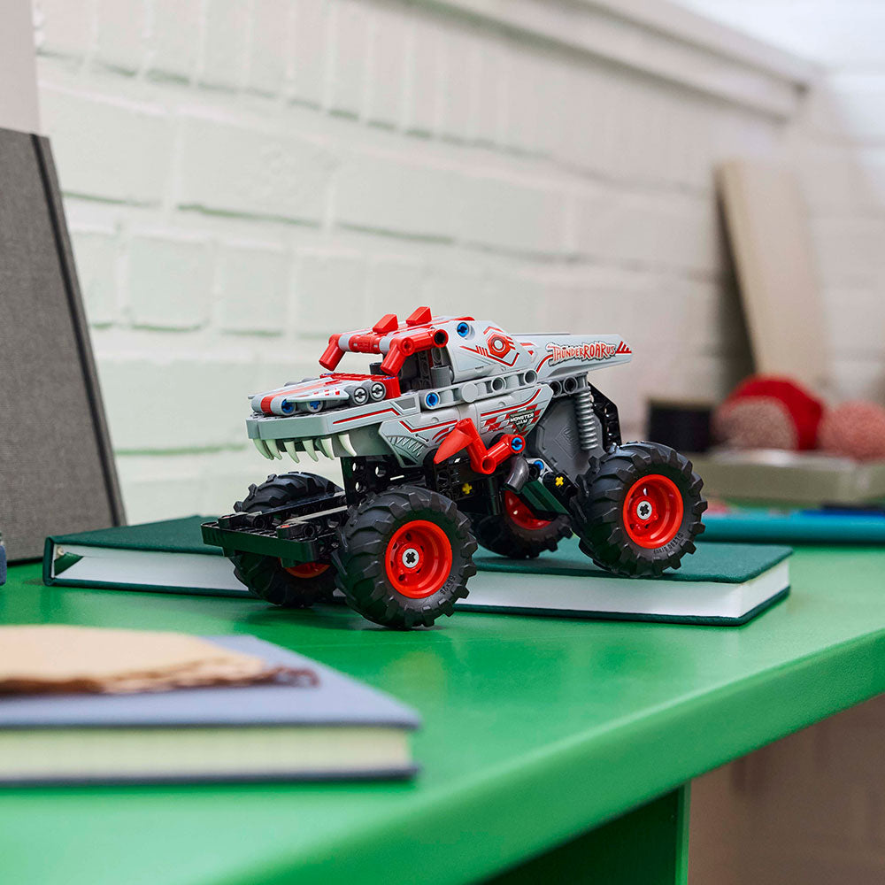 Monster Jam™ ThunderROARus™ con Motor de Carga Manual