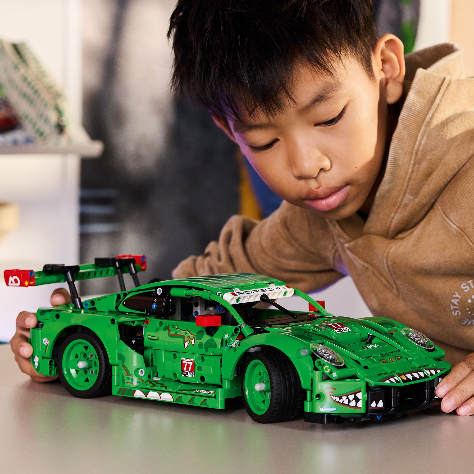 Auto Porsche 911 GT3 R REXY AO Racing