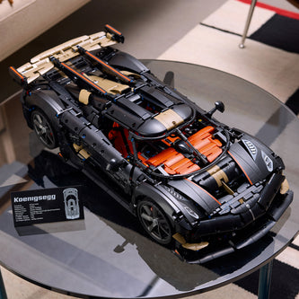 Modelo LEGO® Technic Koenigsegg Sadair's Spear con detalles de ingeniería