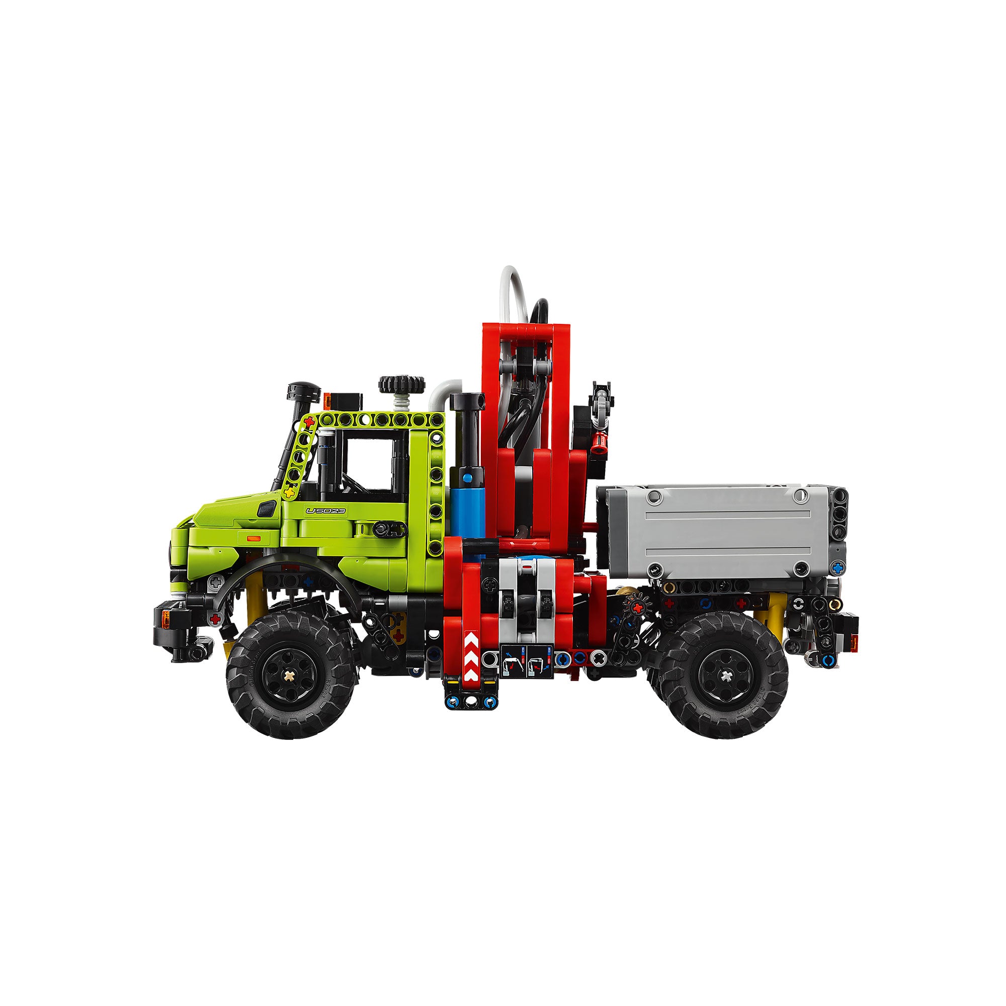 Mercedes-Benz Unimog U 5023 con Grúa