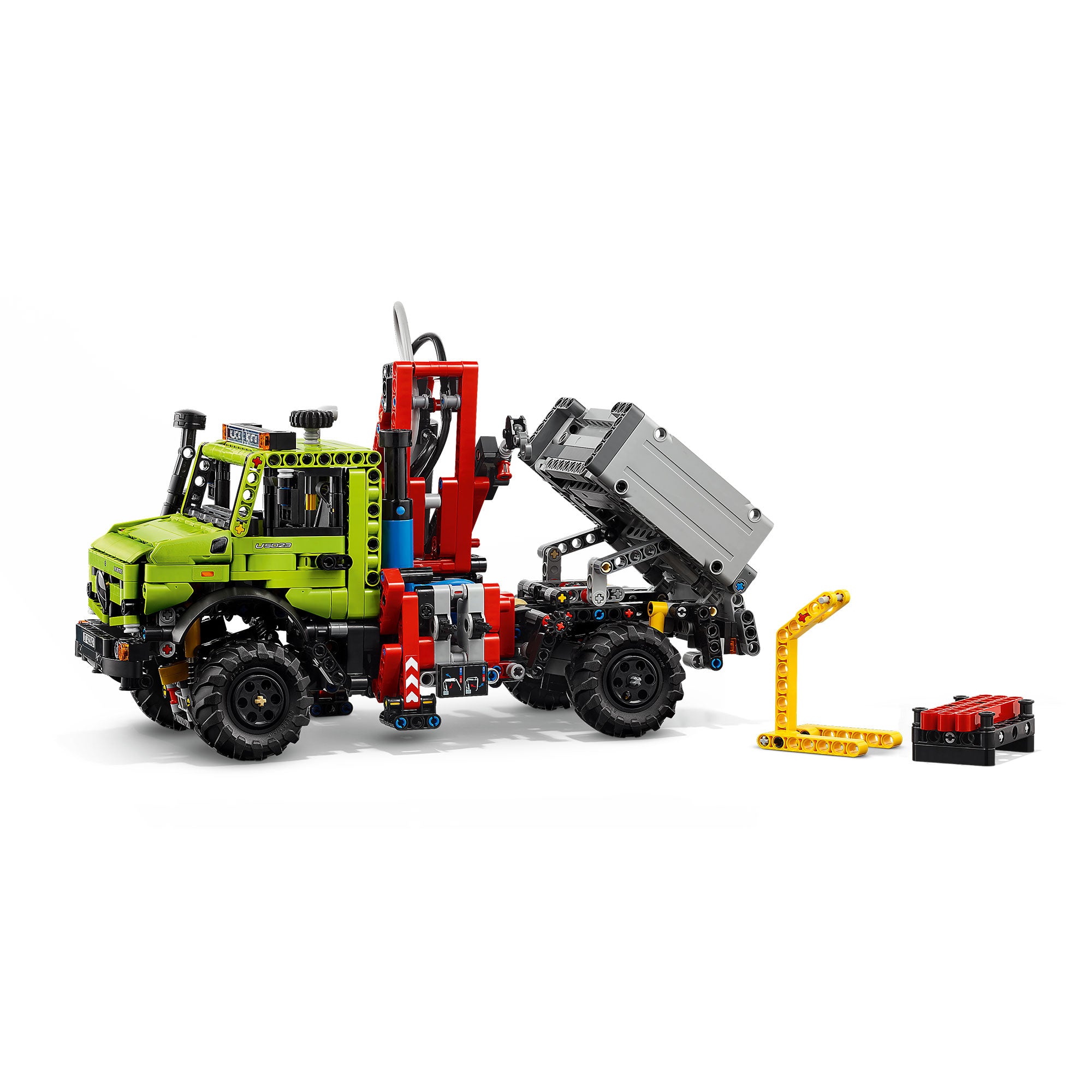 Mercedes-Benz Unimog U 5023 con Grúa