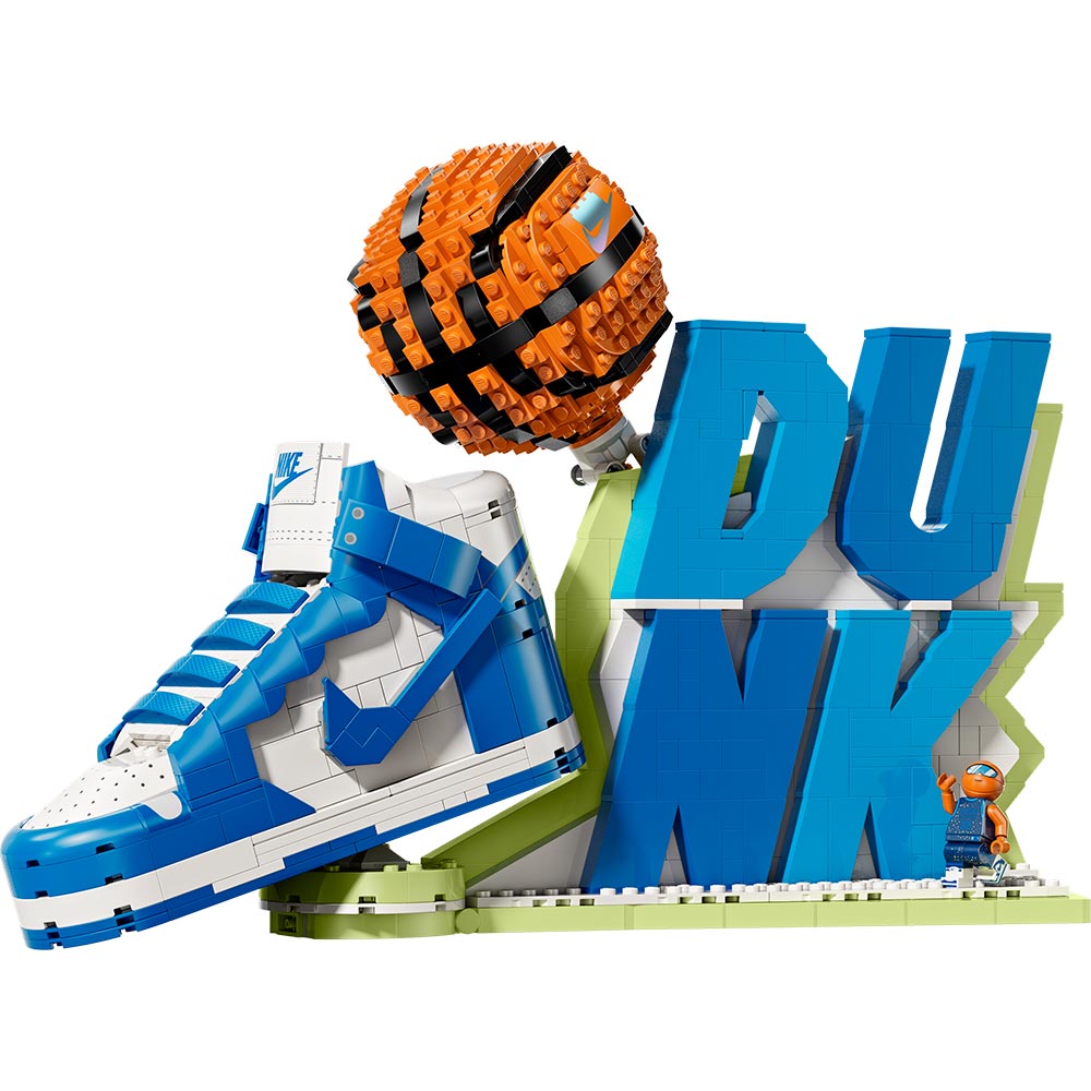 Nike Dunk x LEGO® Set
