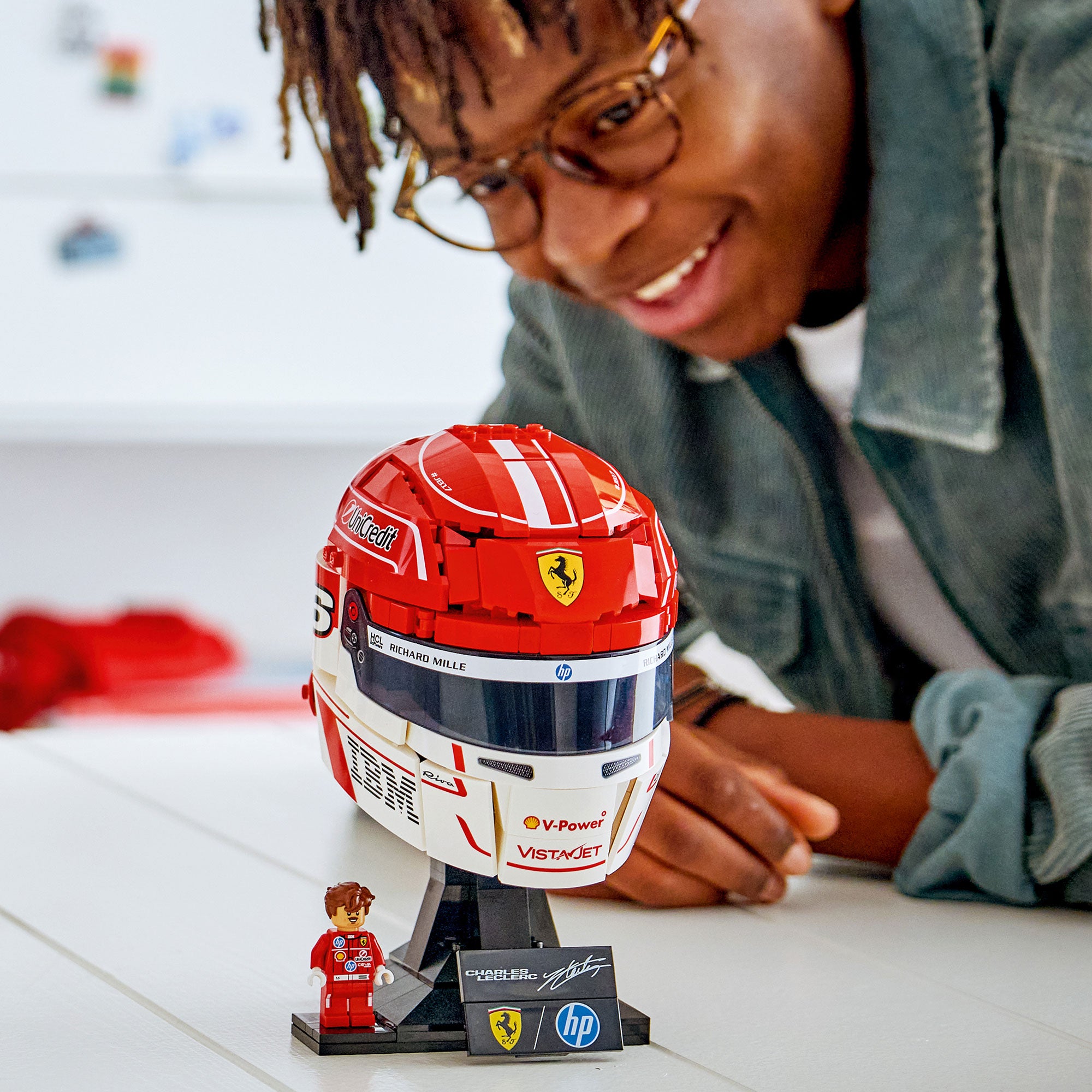 Scuderia Ferrari HP: Casco de Charles Leclerc