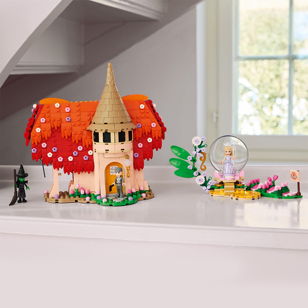 Glinda y Elphaba Visitan Munchkinland