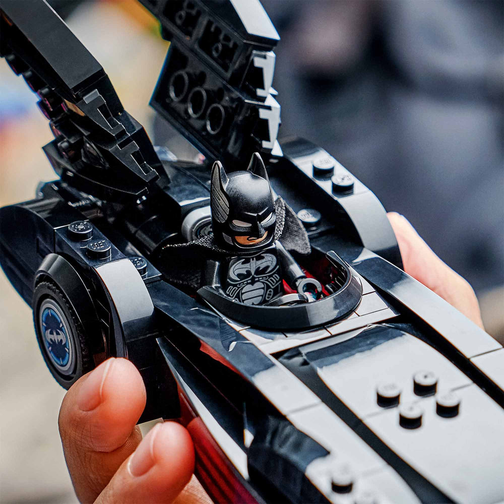 Batimóvil de Batman y Robin™