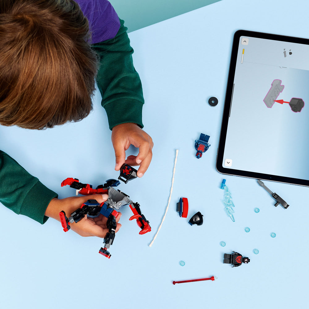 Armadura Robótica de Miles Morales vs. Spider-Man 2099