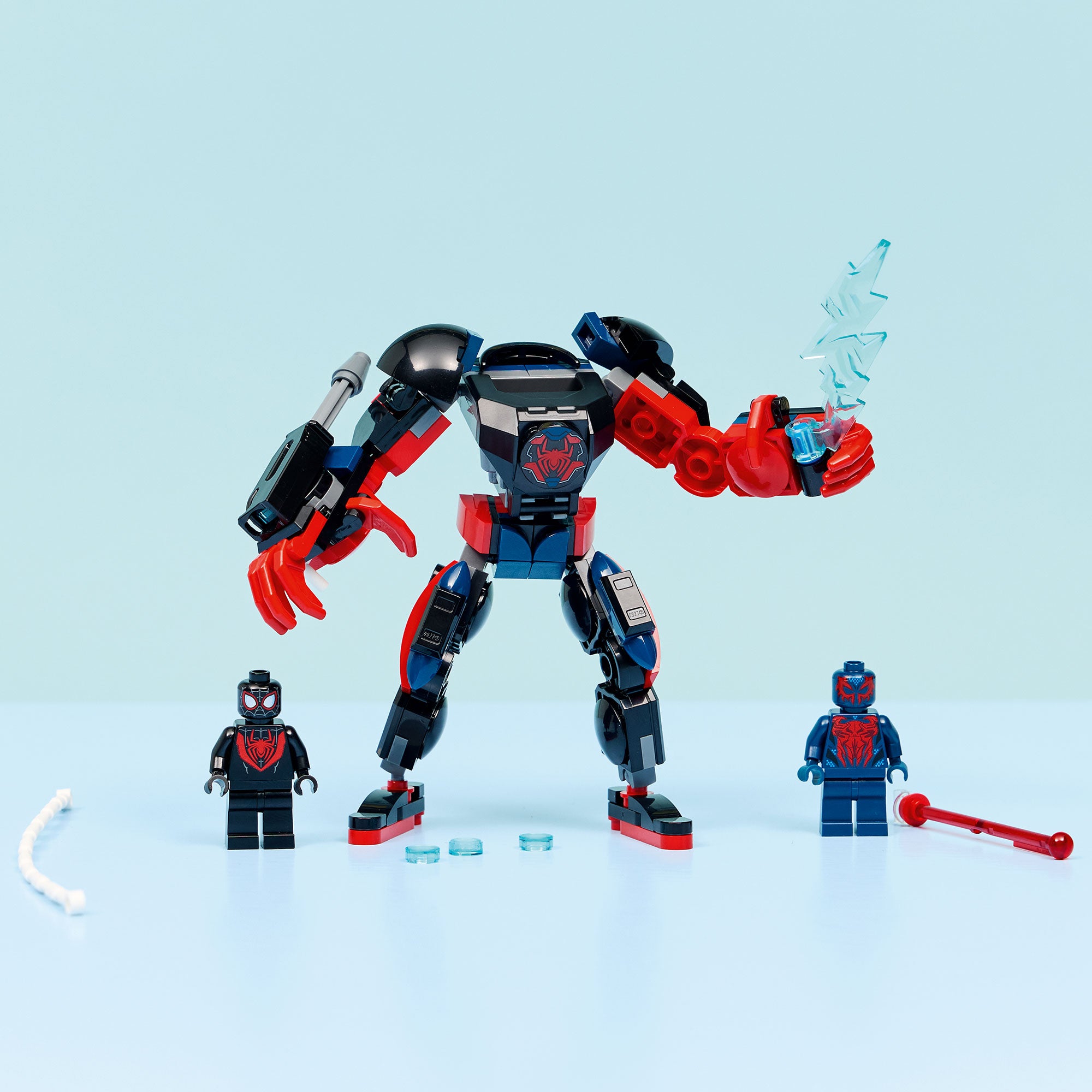 Armadura Robótica de Miles Morales vs. Spider-Man 2099