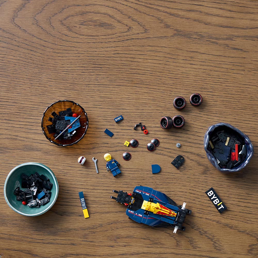 Auto de Carreras Oracle Red Bull Racing RB20 F1®