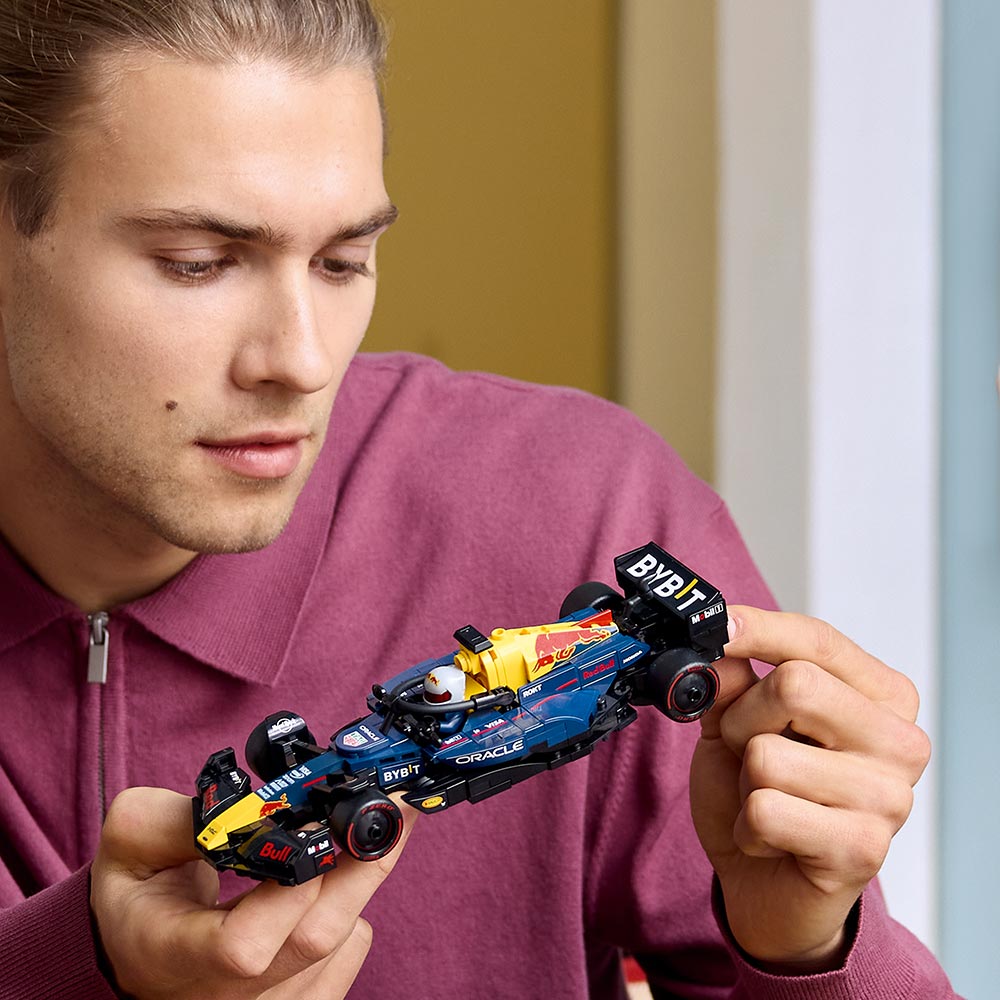 Auto de Carreras Oracle Red Bull Racing RB20 F1®