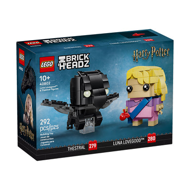 Figuras LEGO BrickHeadz 40802 de Luna Lovegood y Thestral de Harry Potter sobre bases de exhibición