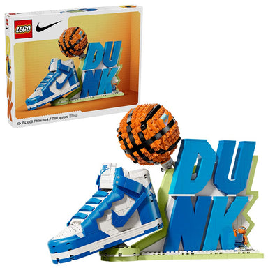 Set LEGO Nike Dunk, un modelo coleccionable de zapatilla de baloncesto con 1180 piezas, incluye minifigura exclusiva B’Ball Head, balón de juguete, compartimentos secretos y cordones intercambiables, ideal para niños y adolescentes a partir de 10 años.
