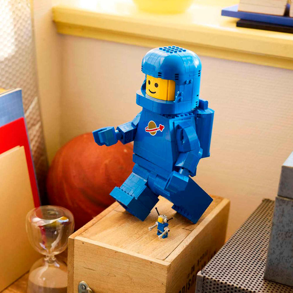 Minifigura Gigante de Astronauta Azul