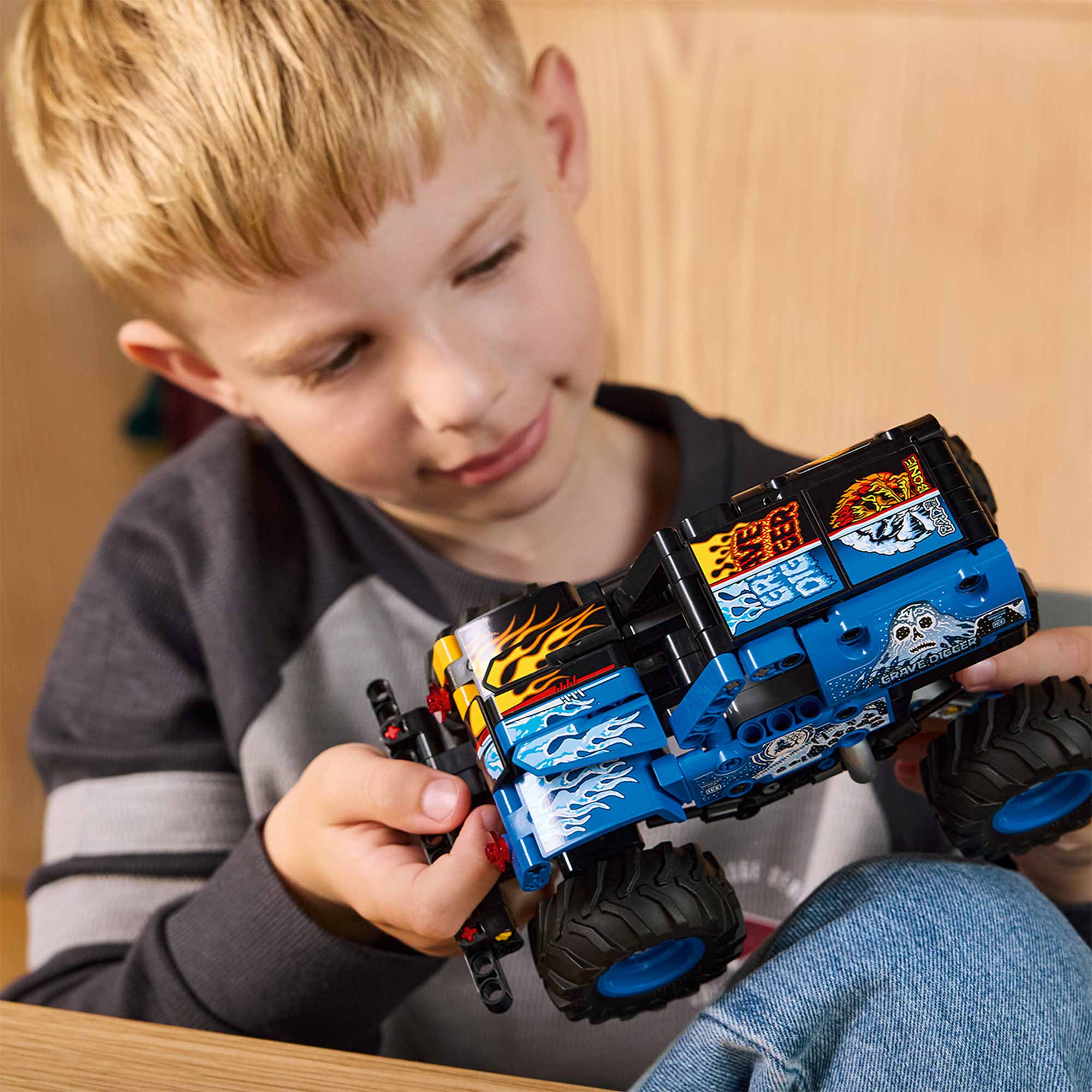Monster Jam™ Grave Digger™ Fuego y Hielo