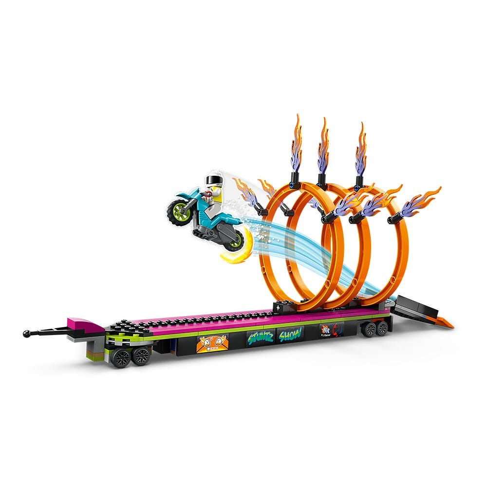 Desafío Acrobático: Camión y Anillos de Fuego